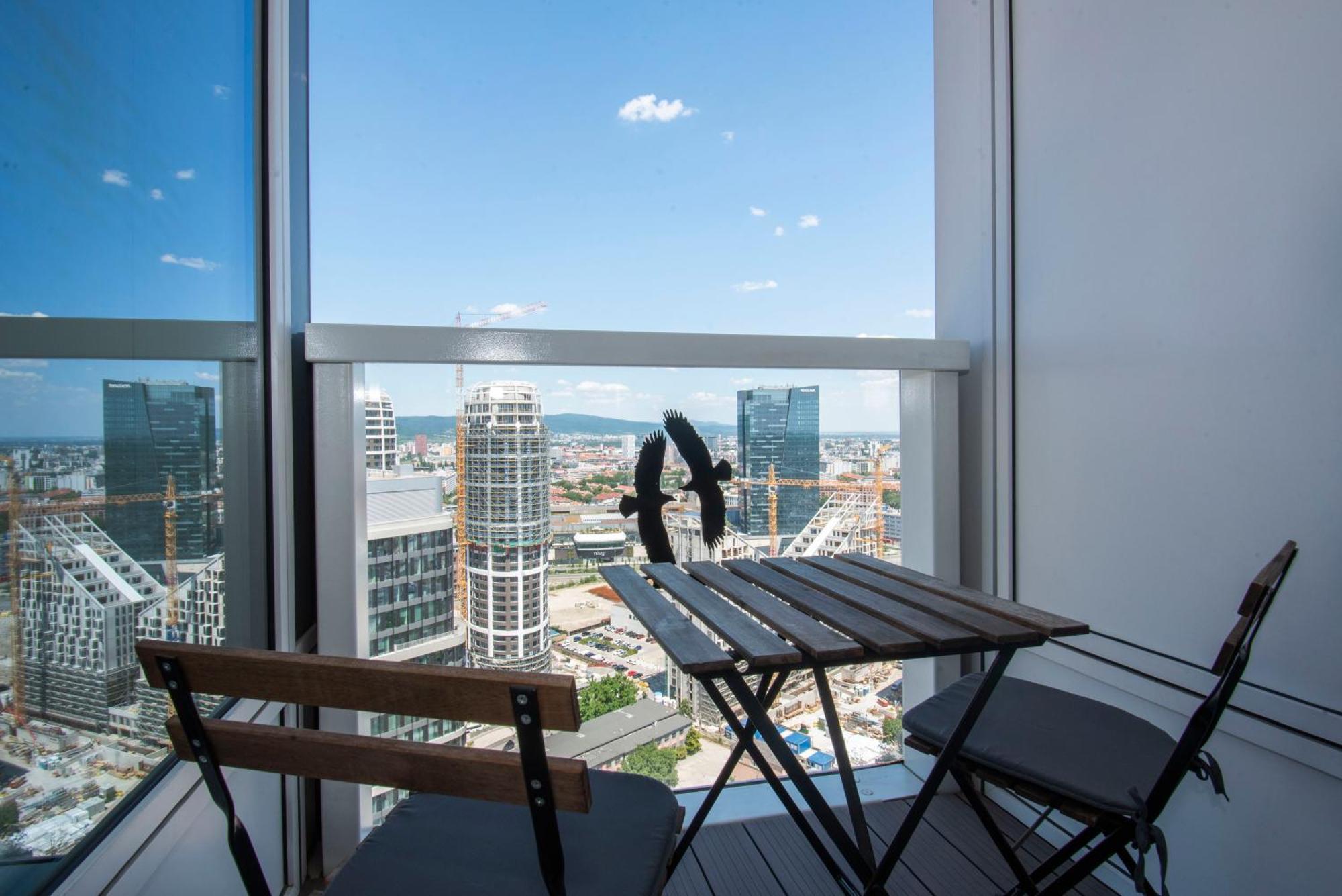 Luxury 1Bdrm On The 28Th Floor Leilighet Bratislava Eksteriør bilde