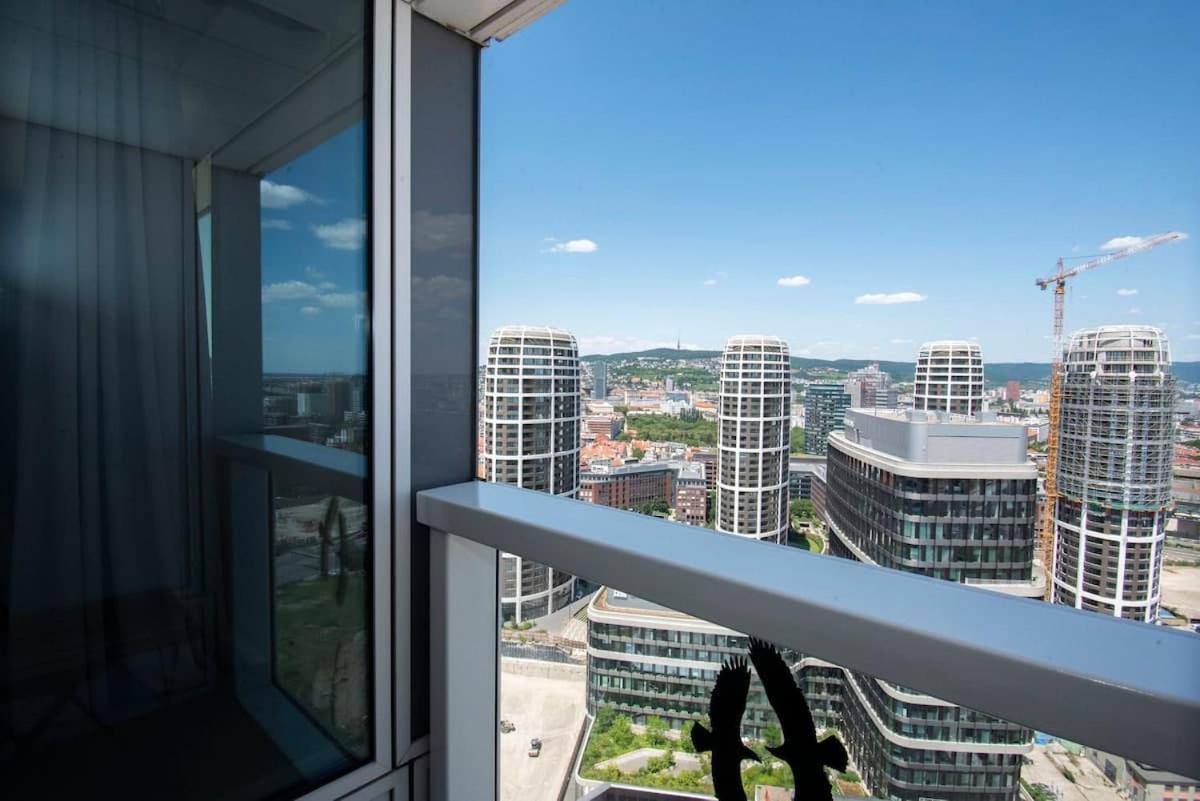 Luxury 1Bdrm On The 28Th Floor Leilighet Bratislava Eksteriør bilde