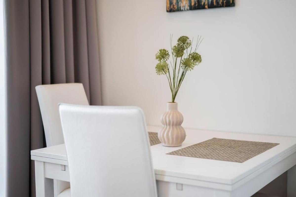 Luxury 1Bdrm On The 28Th Floor Leilighet Bratislava Eksteriør bilde