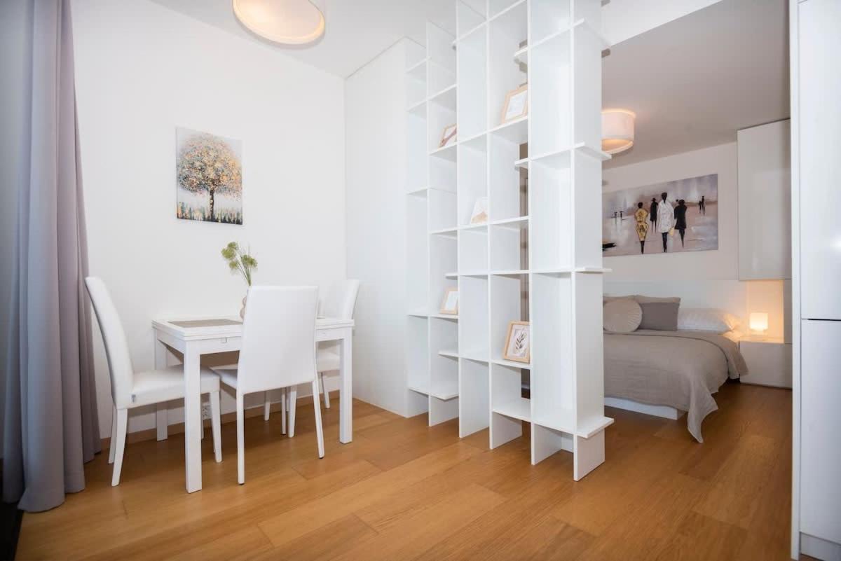 Luxury 1Bdrm On The 28Th Floor Leilighet Bratislava Eksteriør bilde